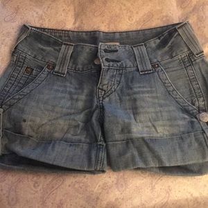 Sz 26 true religion shorts